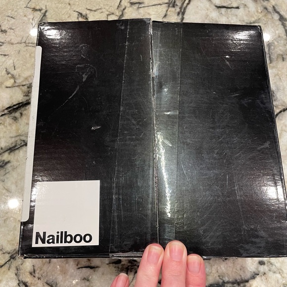 Nailboo at home Gel Polish Kit with 4 colors - Picture 2 of 10